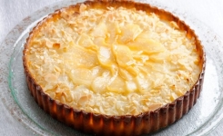 Recette de Tarte aux pommes et crème d'amande au caramel