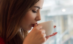 Trouble de sommeil ? Essayez ce mélange de lait et de miel pour vous endormir en moins de 10 minutes !