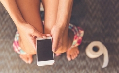 Voici pourquoi il faut jamais utiliser le téléphone dans la salle de bain !