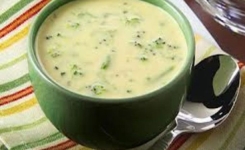 Recette : Une délicieuse soupe minceur au chou-fleur pour perdre des kilos