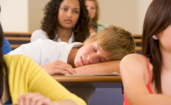 Commencer l’école avant 8h30 est mauvais pour les adolescents