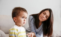 La phrase importante à dire à son enfant quand il est en colère selon une psy