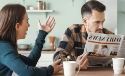 D'après une étude, les hommes ignorent leur conjointe 388 fois par année !