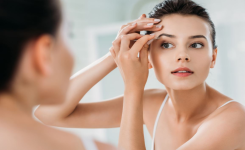 Comment s'épiler les sourcils tout seul avec une belle forme ?