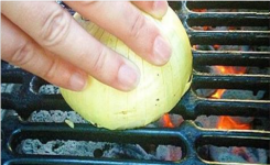 Enfin une astuce pour que la grille du barbecue ne colle plus