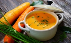 Velouté de carottes aux pommes et lait de coco : c'est tout simplement délicieux !