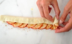 Découvrez Comment Réaliser cette Tarte aux Pommes Artistique !