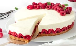 Cheesecake aux Framboises et Chocolat Blanc 🍰✨